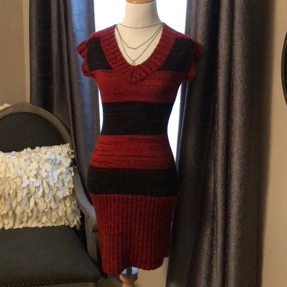 Short sleeve sweater dress small
